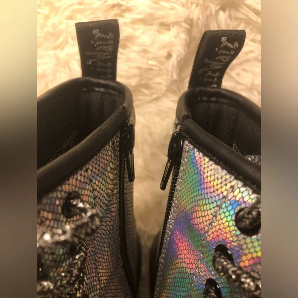 🪩💿Dr. MartensYOUTH 1460 IRIDESCENT LEATHER LACE UP BOOTS size 4 🪩💿 - Picture 15 of 16